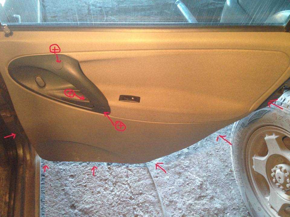Как снять обшивку с двери автомобиля