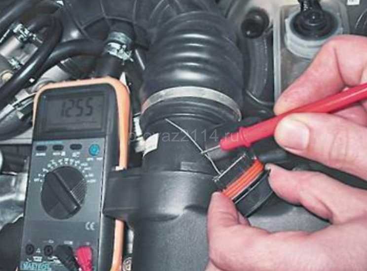 P0113: отказ датчика температуры всасываемого воздуха в двигатель. ошибка датчика iat (код p0113) — причины и устранение