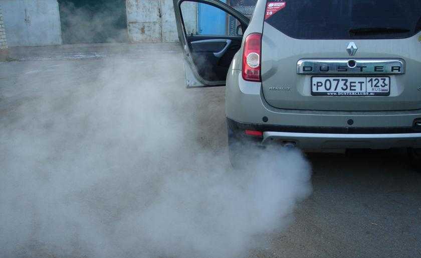 Что означает белый дым из выхлопной трубы? 2 основные причины и способы диагностики неисправности | auto-gl.ru