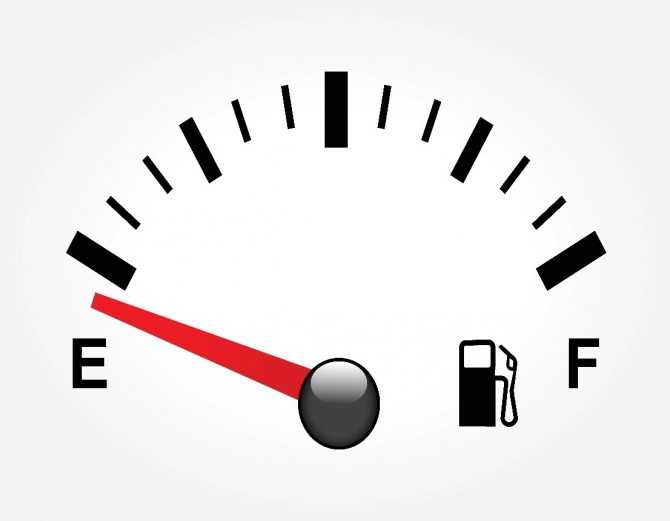 Сколько остается бензина, если загорается лампочка?