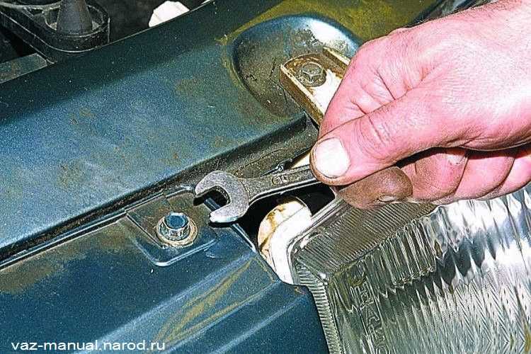 Как поменять лампочку в передней фаре - автомобильный портал automotogid
