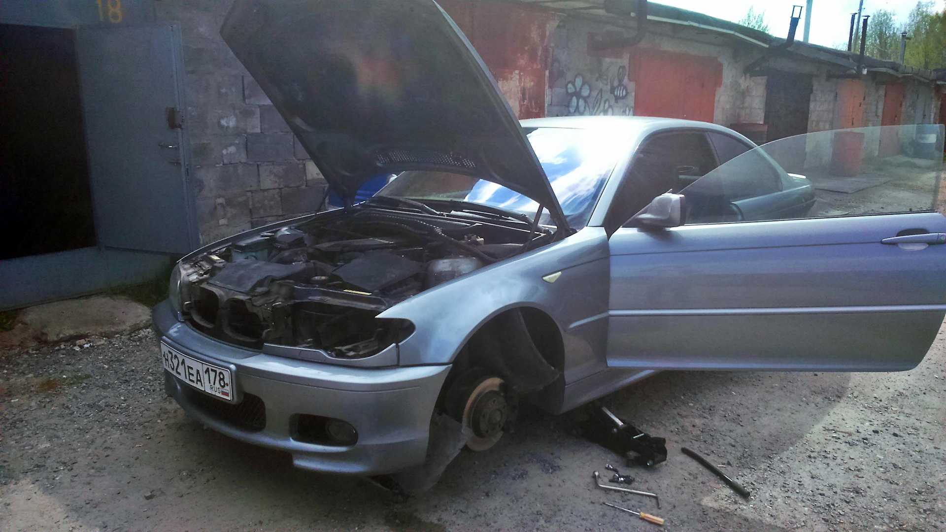 Bmw e46 открыть капот