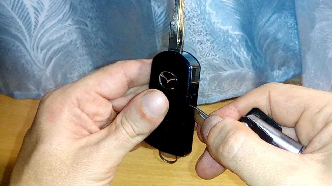 Как заменить батарейку в брелоке ключа nissan