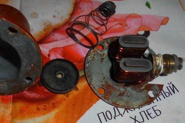 Как проверить электромагнитный клапан газовой колонки. очистка теплообменника, удаление накипи. как устранить неисправность, когда гаснет газовая колонка