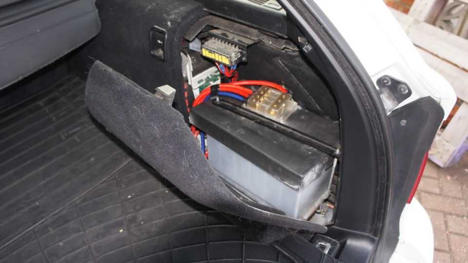 Действия, чтобы заряжать необслуживаемый аккумулятор на автомобиле в домашних условиях